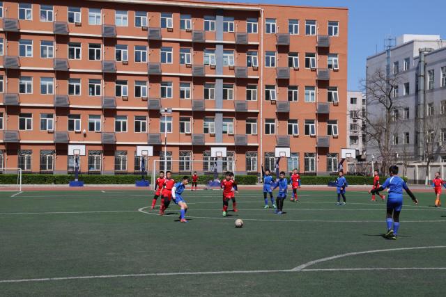 马克西46分布伦森40分 76人险胜尼克斯追至2-3